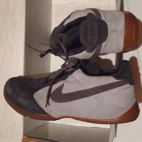 Blue and gray suede Nikes - Picture 4 of 4